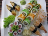  URAMAKI ZUSHI